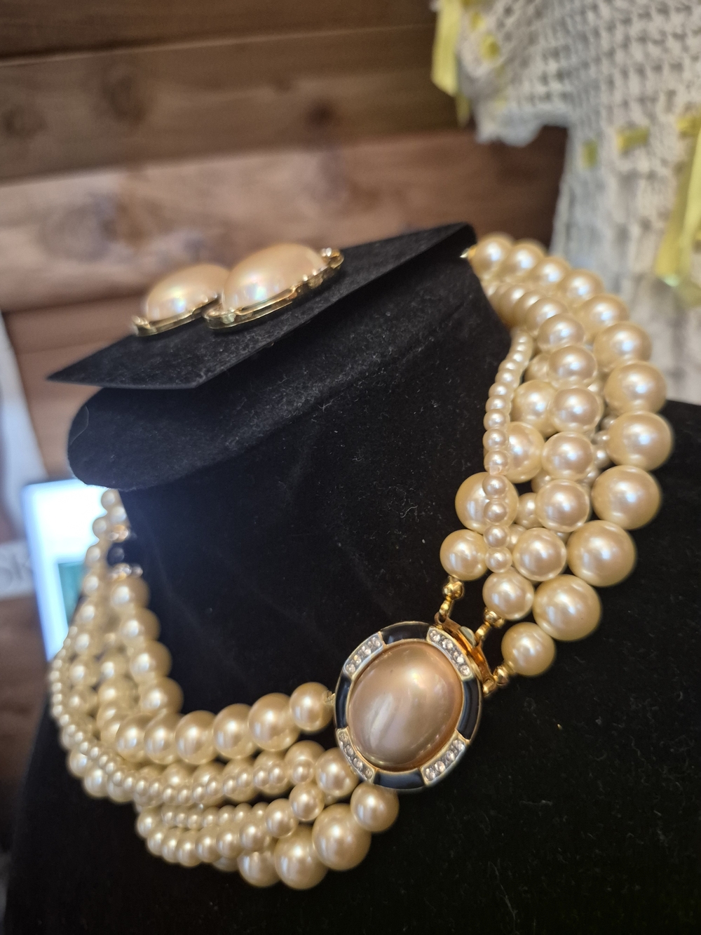 STUNNING!! Carolee Black Enamel  Multi-Strand Necklace with Pearl Carbochon Set